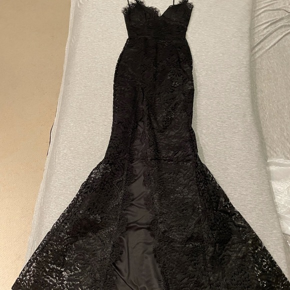 BRAND NEW W/ TAG Alamour The Label Layali Gown - Picture 6 of 9
